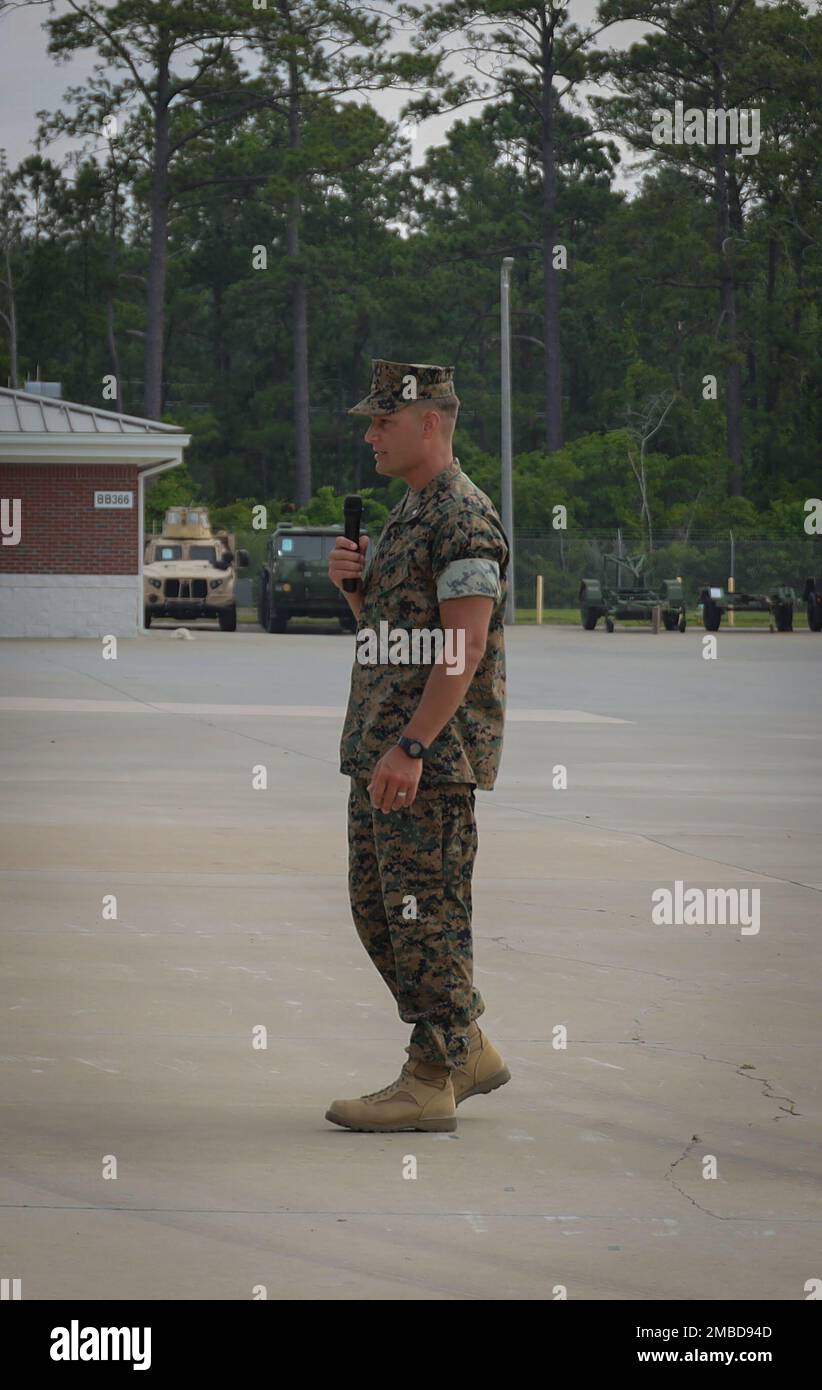 U S Marine Corps Lt Col Brian Lapointe The Outgoing Commanding Officer Of D Combat Engineer