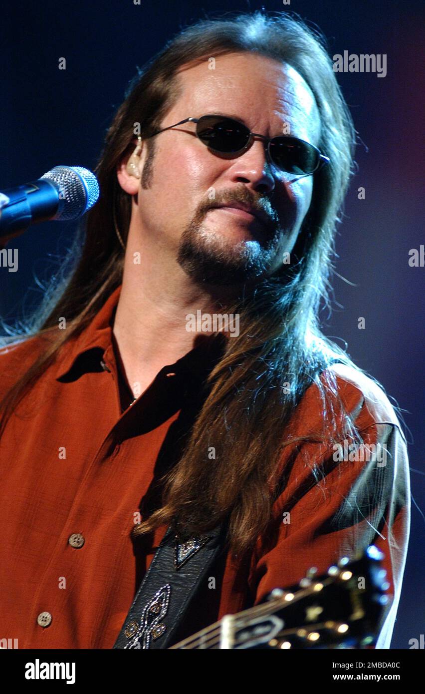 Travis Tritt rehearsing at the 35th Annual Academy of Country Music Awards 2002  Credit: Ron Wolfson  / MediaPunch Stock Photo