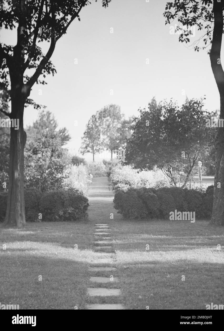 Griffin or Nissen Garden view, 1931 June 14 Stock Photo Alamy