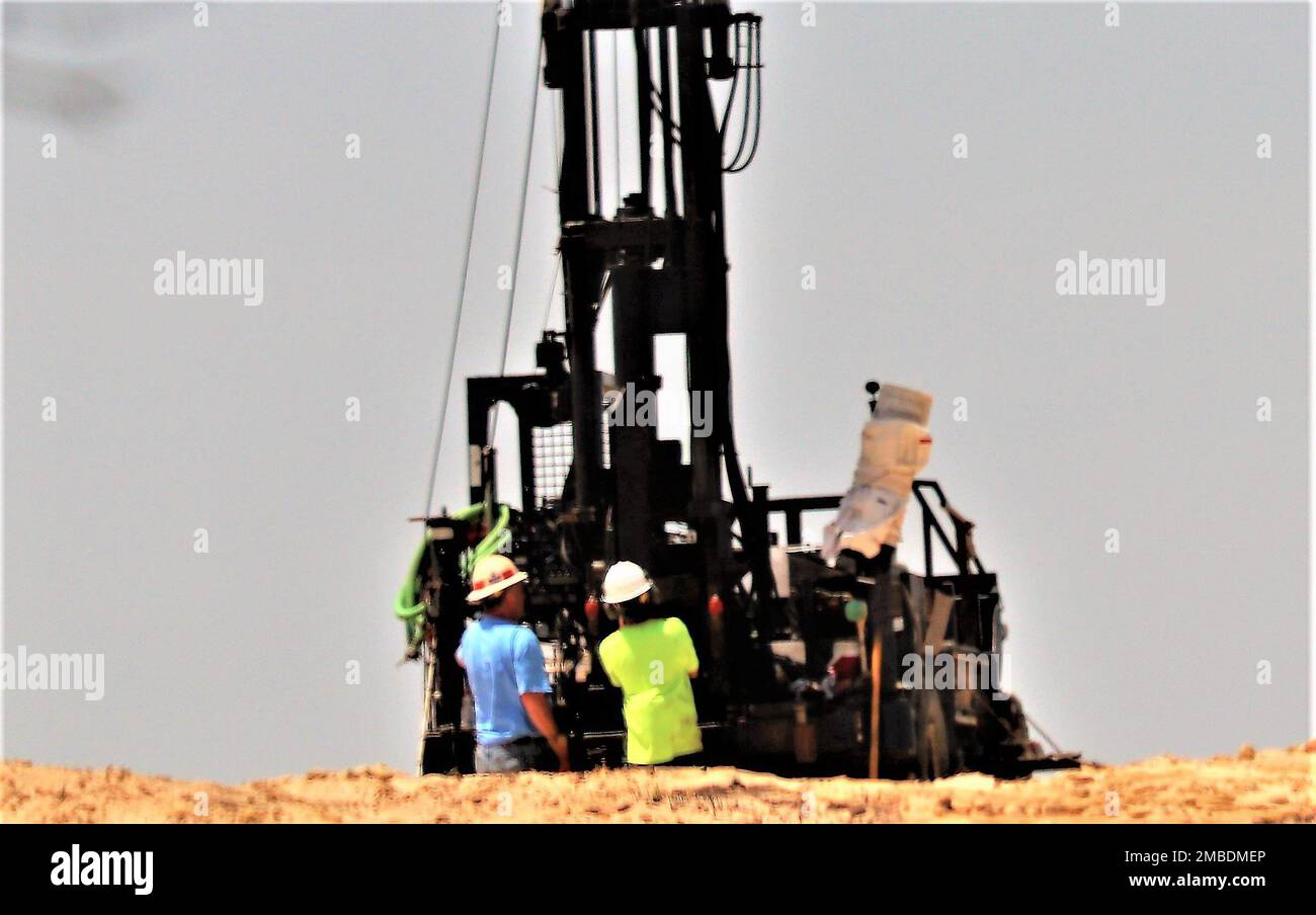 Dpw Rocks Solid waste division hi-res stock photography and images - Alamy