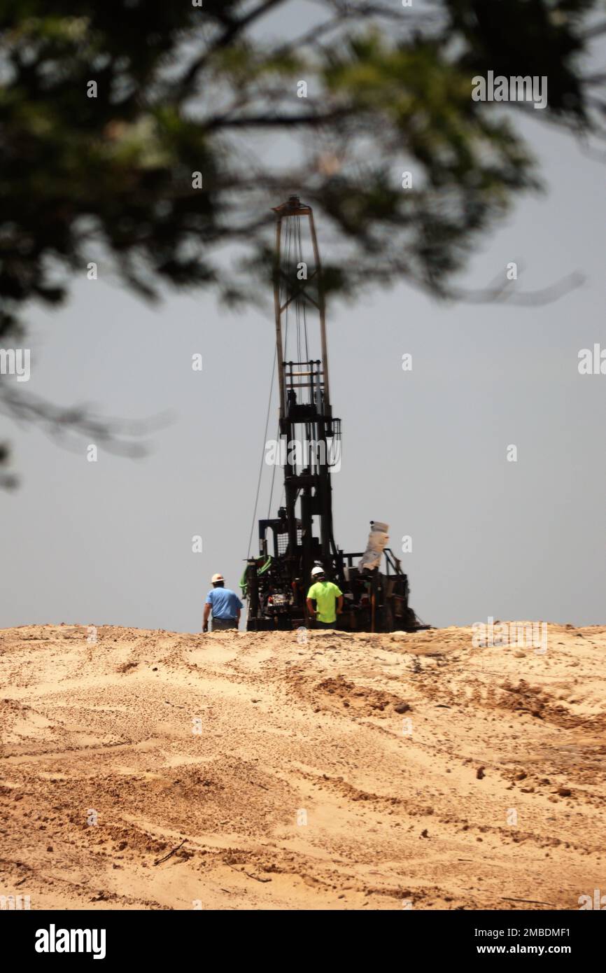 Dpw Rocks Solid waste division hi-res stock photography and images - Alamy