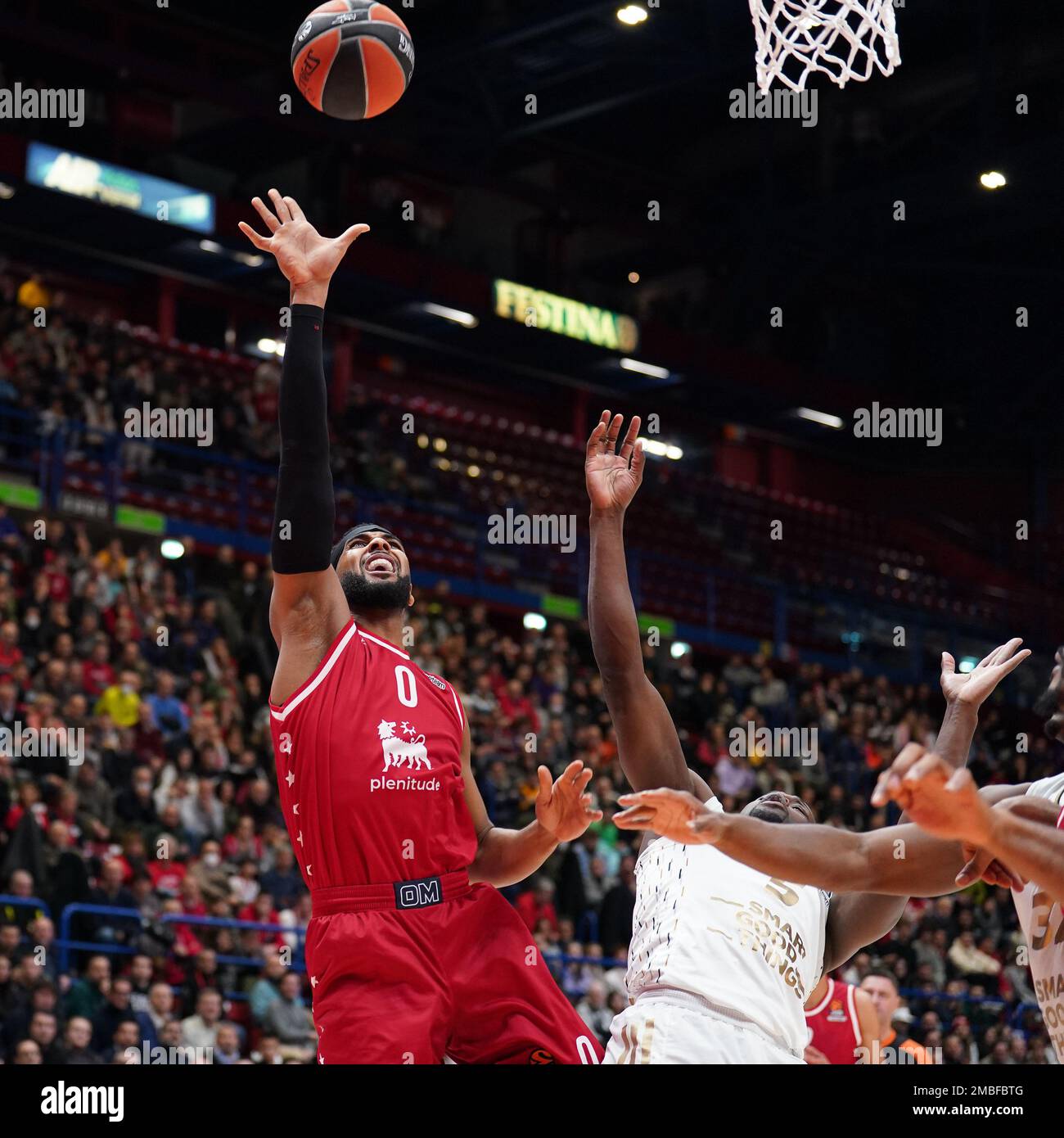 Milan, Italy. 20th Jan, 2023. Forum of Assago, Milan, Italy, January 20,  2023, Brandon Davies (Ea7 Emporio Armani Milano) during EA7 Emporio Armani  Milano vs Lyon-Villeurbanne - Basketball Euroleague Championship Credit:  Live