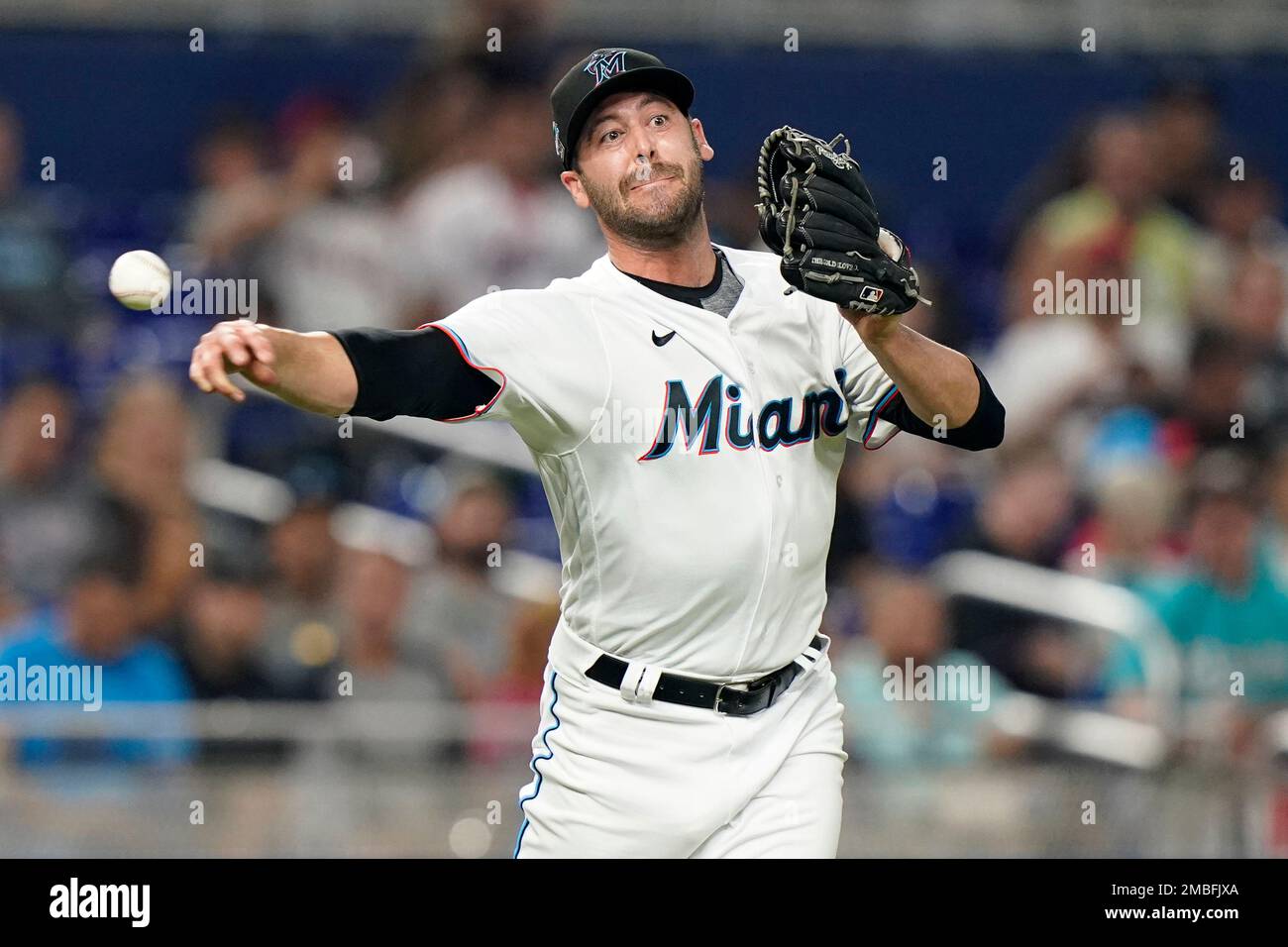 Miami Marlins relief pitcher Dylan Floro throws during a baseball game ...