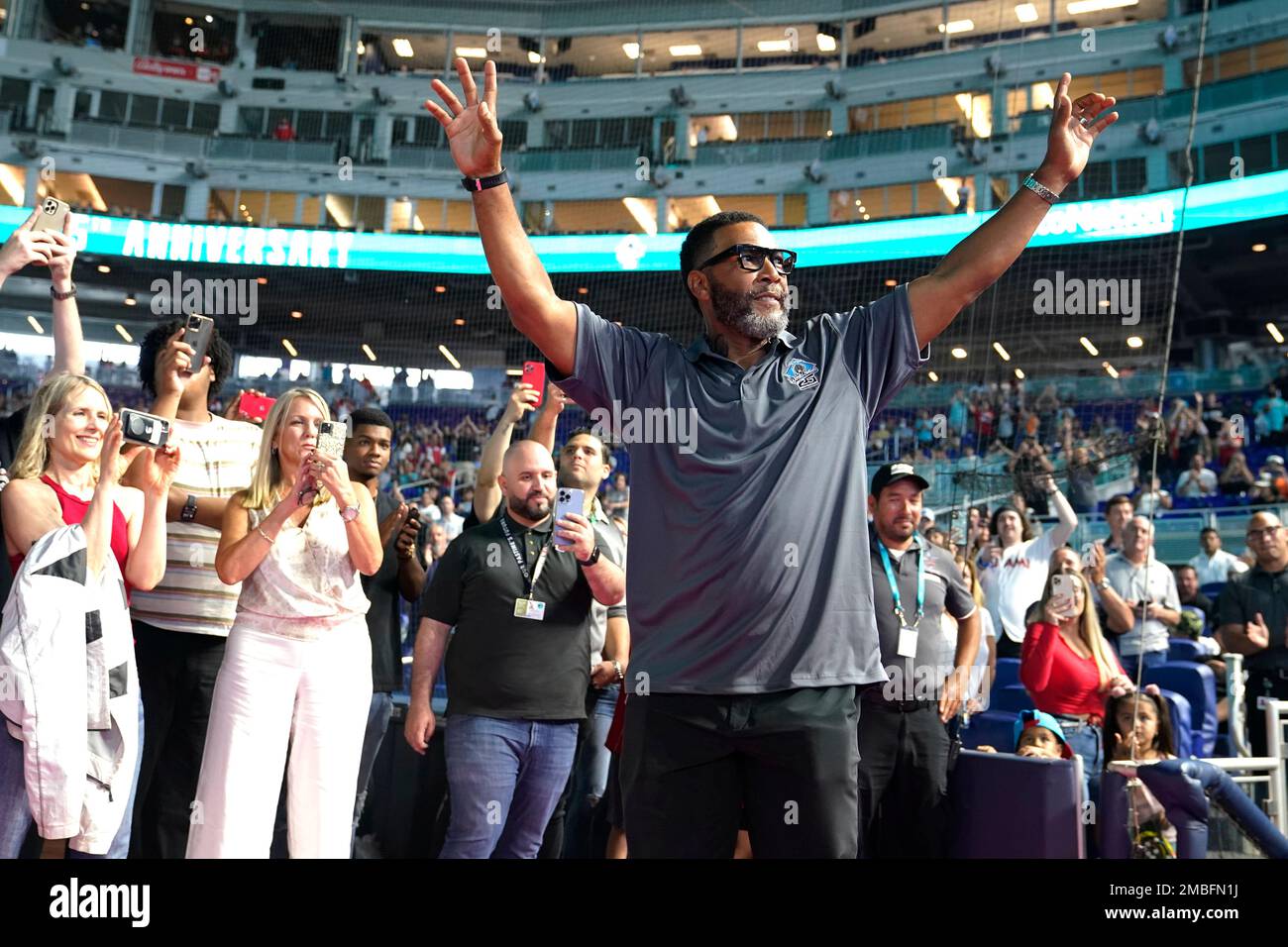 Former Florida Marlins player Gary Sheffield is introduced during