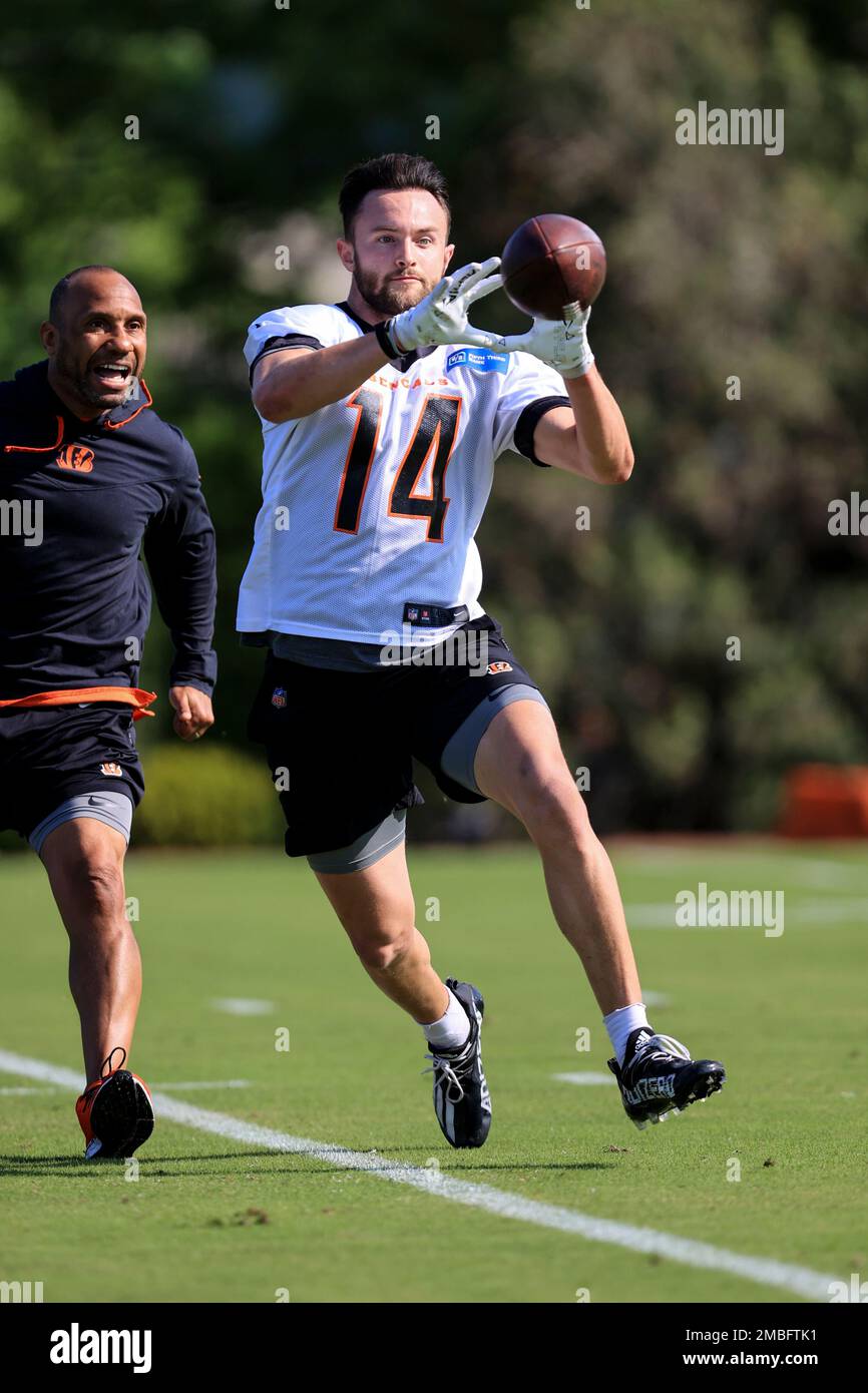 Cincinnati Bengals' Jack Sorenson makes a catch as he takes part in drills  at the NFL football team's rookie minicamp in Cincinnati, Friday, May 13,  2022. (AP Photo/Aaron Doster Stock Photo - Alamy