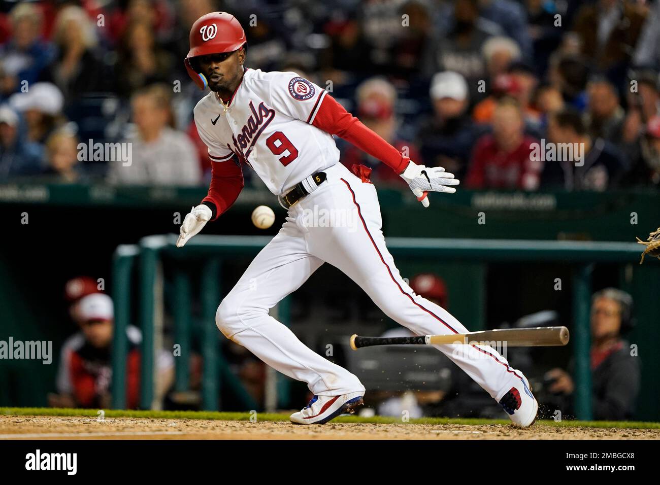 WASHINGTON, DC - APRIL 10: Washington Nationals second baseman Dee Strange- Gordon (9) heads for third during a MLB game between the Washington  Nationals and the New York Mets, on April 10, 2022