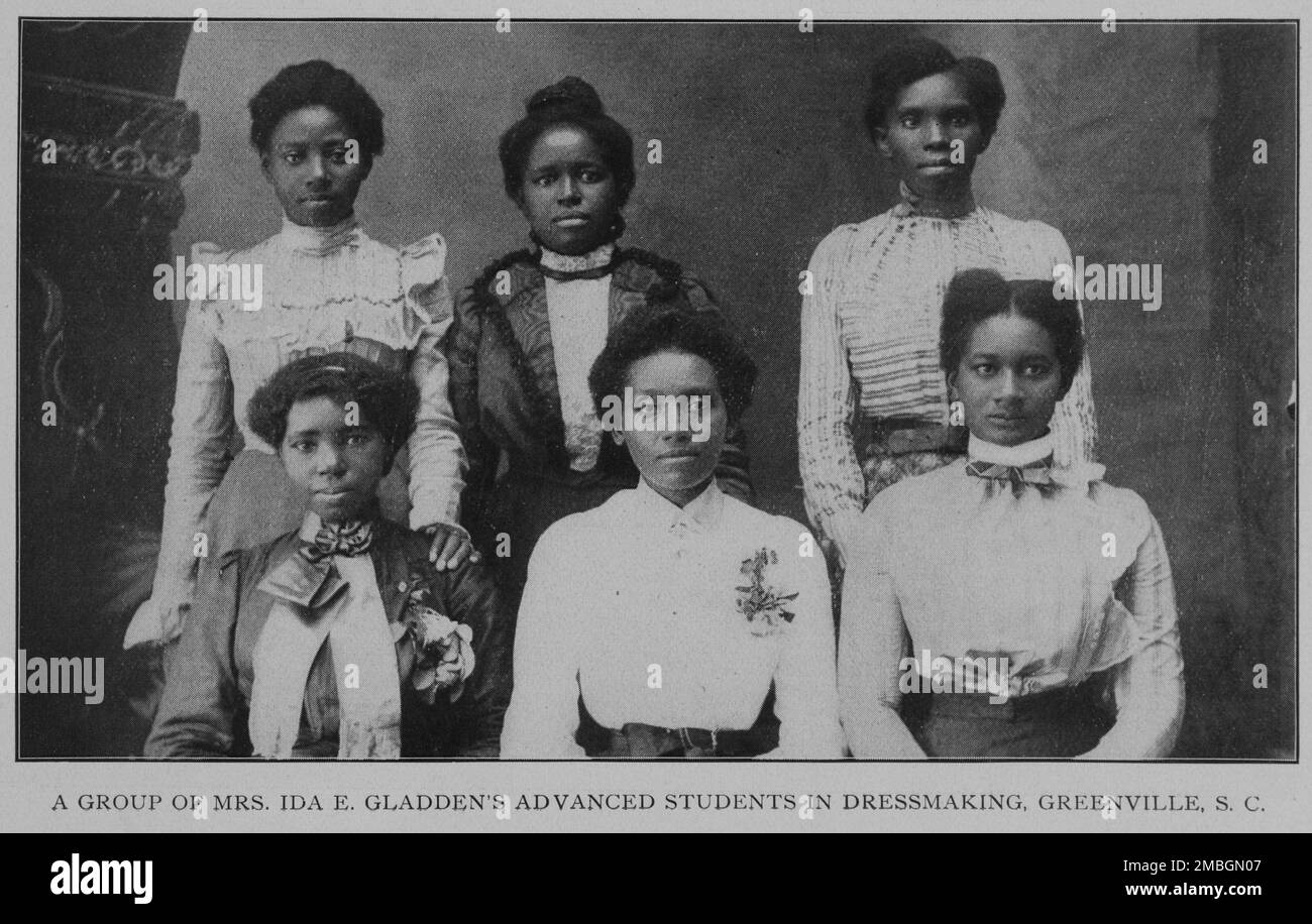 A group of Mrs. Ida E. Gladden's advanced students in dressmaking, Greenville, S. C., 1902. Stock Photo