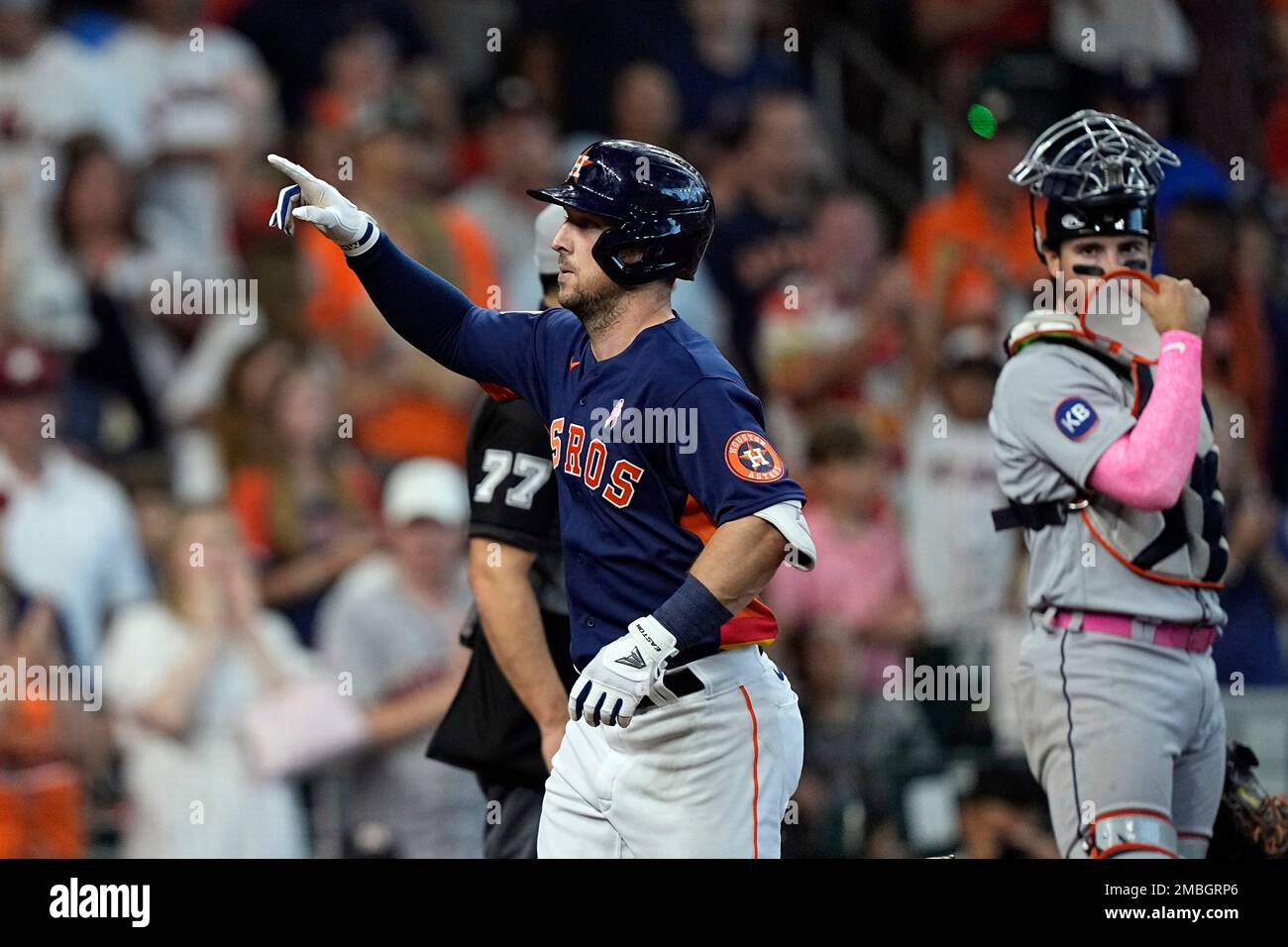 Astros Game: Correa, Bregman, And A Home Run That Left Fans Speechless! - u6cfeb1