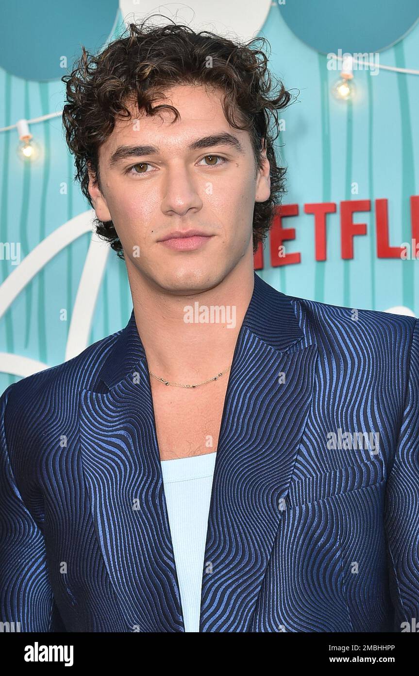 belmont-cameli-arrives-at-the-la-premiere-of-along-for-the-ride-at