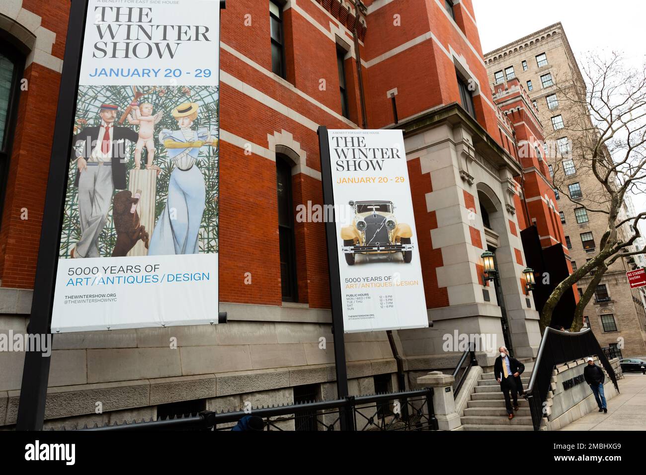 New York, NY, USA. 20th Jan, 2023. The Winter Show, an annual exhibition of antiques and fine and decorative arts, and which benefits the East Side Settlement House, opened in the Seventh Regiment Armory on Park Avenue. Credit: Ed Lefkowicz/Alamy Live News Stock Photo