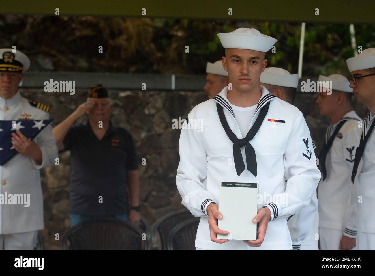 Sailors assigned to U.S. Navy Region Hawaii conduct an internment ceremony for U.S. Navy Machinist's Mate 2nd Class Everett Raymond Stewart, of California, at the National Memorial Cemetery of the Pacific, Honolulu, Hawaii, June 16, 2022. Stewart was assigned to the USS Oklahoma, which sustained fire from Japanese aircraft and multiple torpedo hits causing the ship to capsize and resulted in the deaths of more than 400 crew members on Dec. 7, 1941, at Ford Island, Pearl Harbor. Stewart was recently identified through DNA analysis by the Defense POW/MIA Accounting Agency (DPAA) forensic laborat Stock Photo