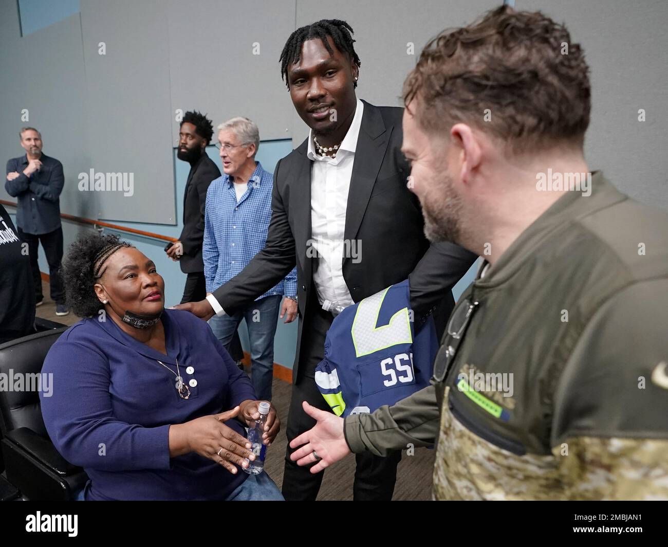 Seattle Seahawks Pick Charles Cross In First Round Of NFL Draft -  Mississippi State