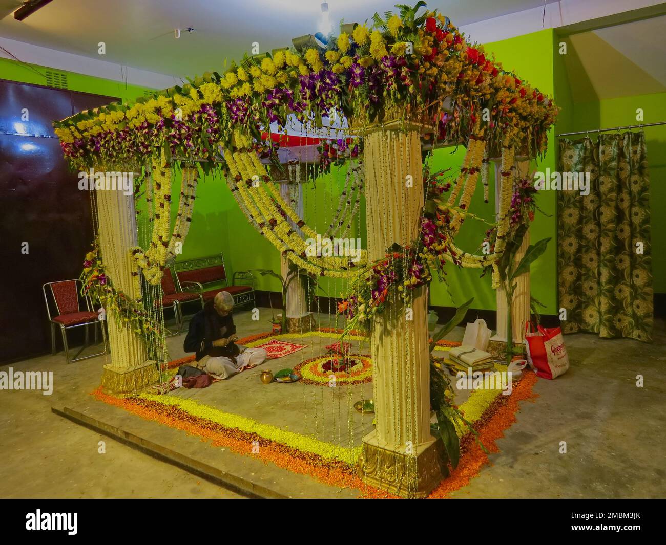 Marriage stage background hires stock photography and images Alamy