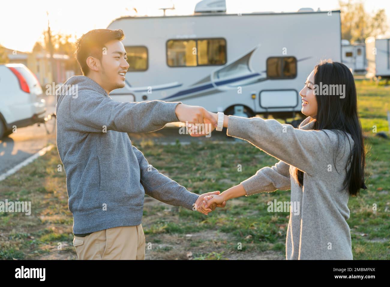 Young Lovers In Car Hi res Stock Photography And Images Alamy young-lovers-in-car-hi-res-stock-photography-and-images-alamy