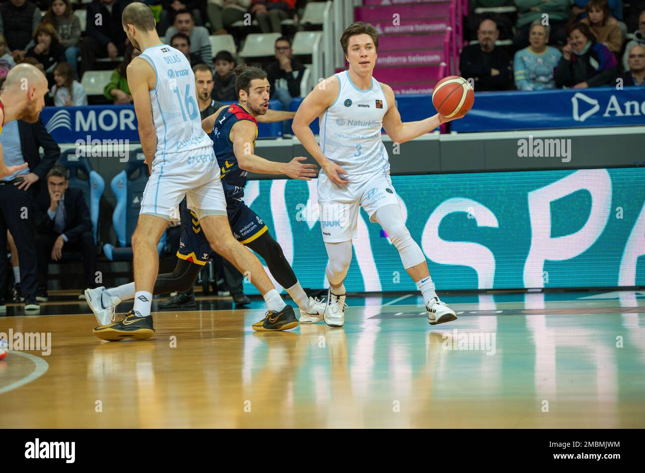 Andorra La Vella, Andorra : January 20, 2023 : Players in Action during the LEB ORO match between Mora Banc Andorra v Guuk Gipuzkoa Basket in Andorra La Vella on January 2023. Credit : Martin SIlva Cosentino / Alamy Live News. Stock Photo