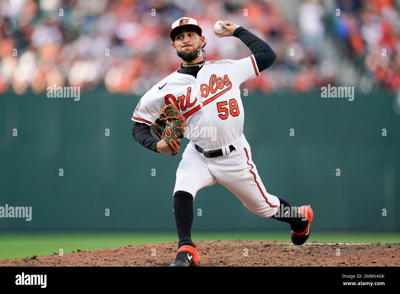 Baltimore Orioles relief pitcher Cionel Perez throws during the eighth