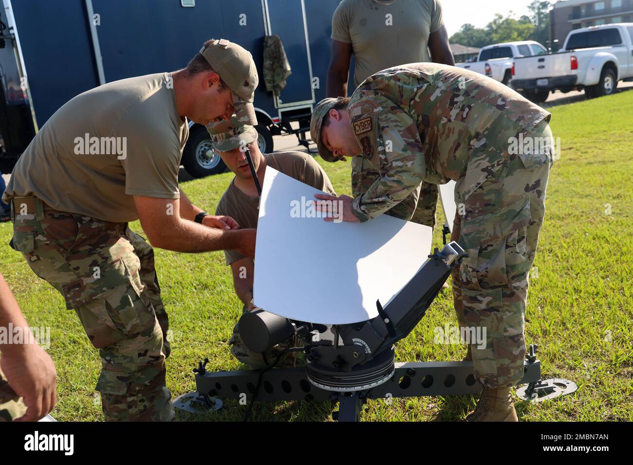 Mississippi National Guard Airmen with the 186th Communications Flight, based in Meridian, Mississippi, and 172d Communications Flight, based in Flowood, assemble a Joint Incident Site Communications Capability (JISCC-B2E) during the Hurricane Exercises held at the Gulfport Combat Readiness Training Center and surrounding coastal areas, June 15-18, 2022. THE JISCC is an interconnected diverse voice communications networks/devices used by the MSNG and public safety response agencies that provides on-scene command post services, commercial internet to the command post at the incident site along Stock Photo