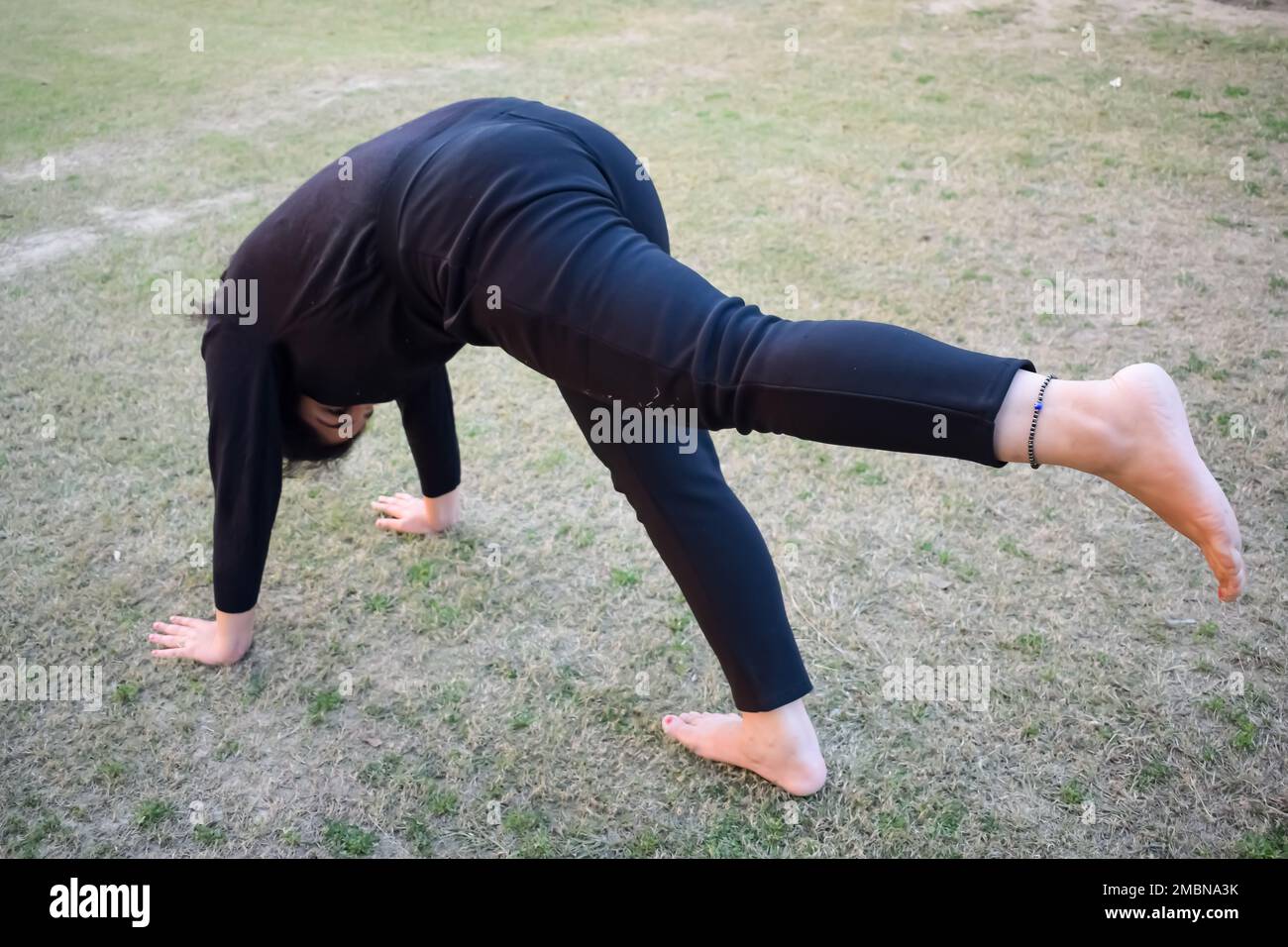 Pilates outdoor hi-res stock photography and images - Page 37 - Alamy