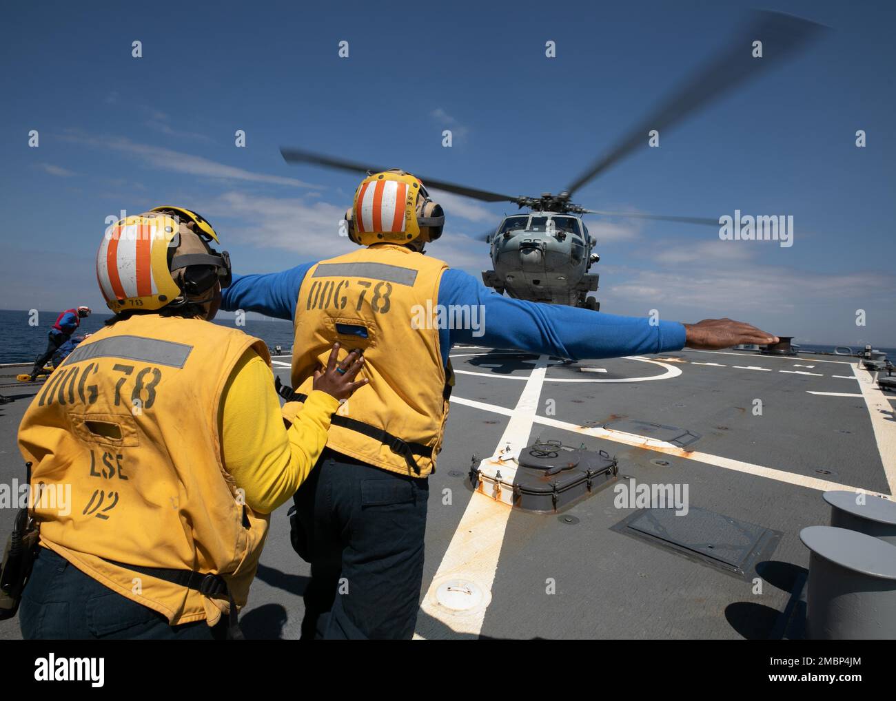 220618-N-DE439-1205 BALTIC SEA (June 18, 2022) Boatswain’s Mate 3rd ...