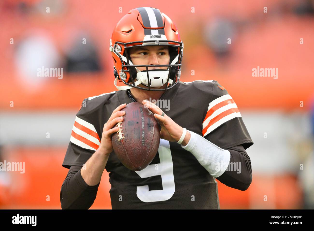 Browns' Mayfield still out, Mullens starting QB today