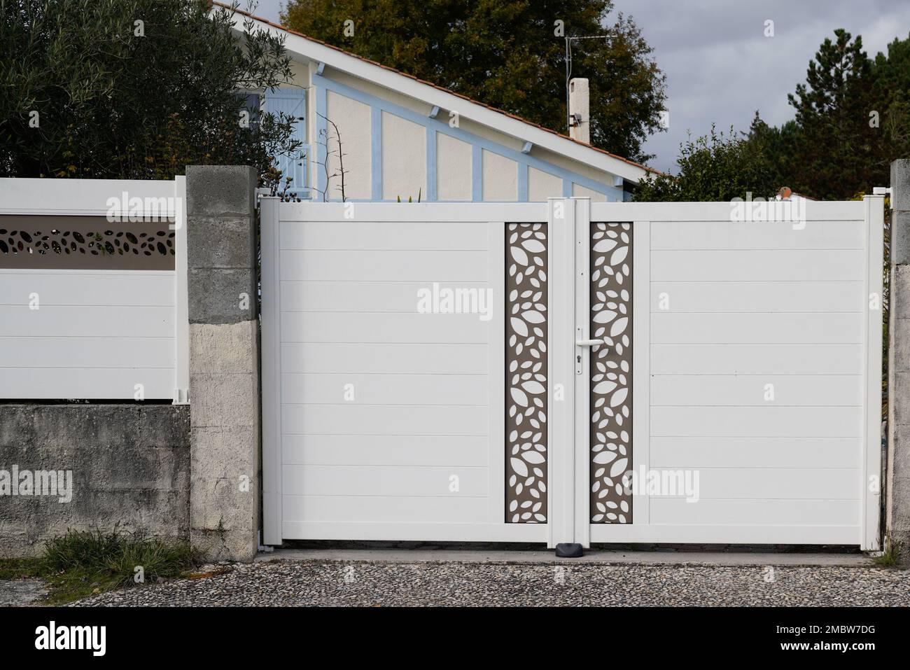 modern design white aluminum home gate portal of suburbs house ...