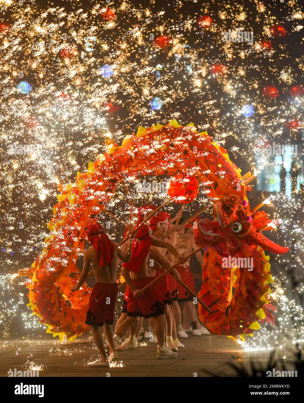 Molten iron china and dragon hi-res stock photography and images - Alamy