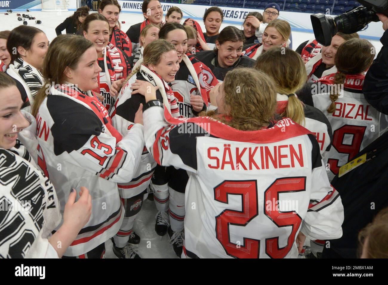 Ohio State's Paetyn Levis (27), center, who was named player of the