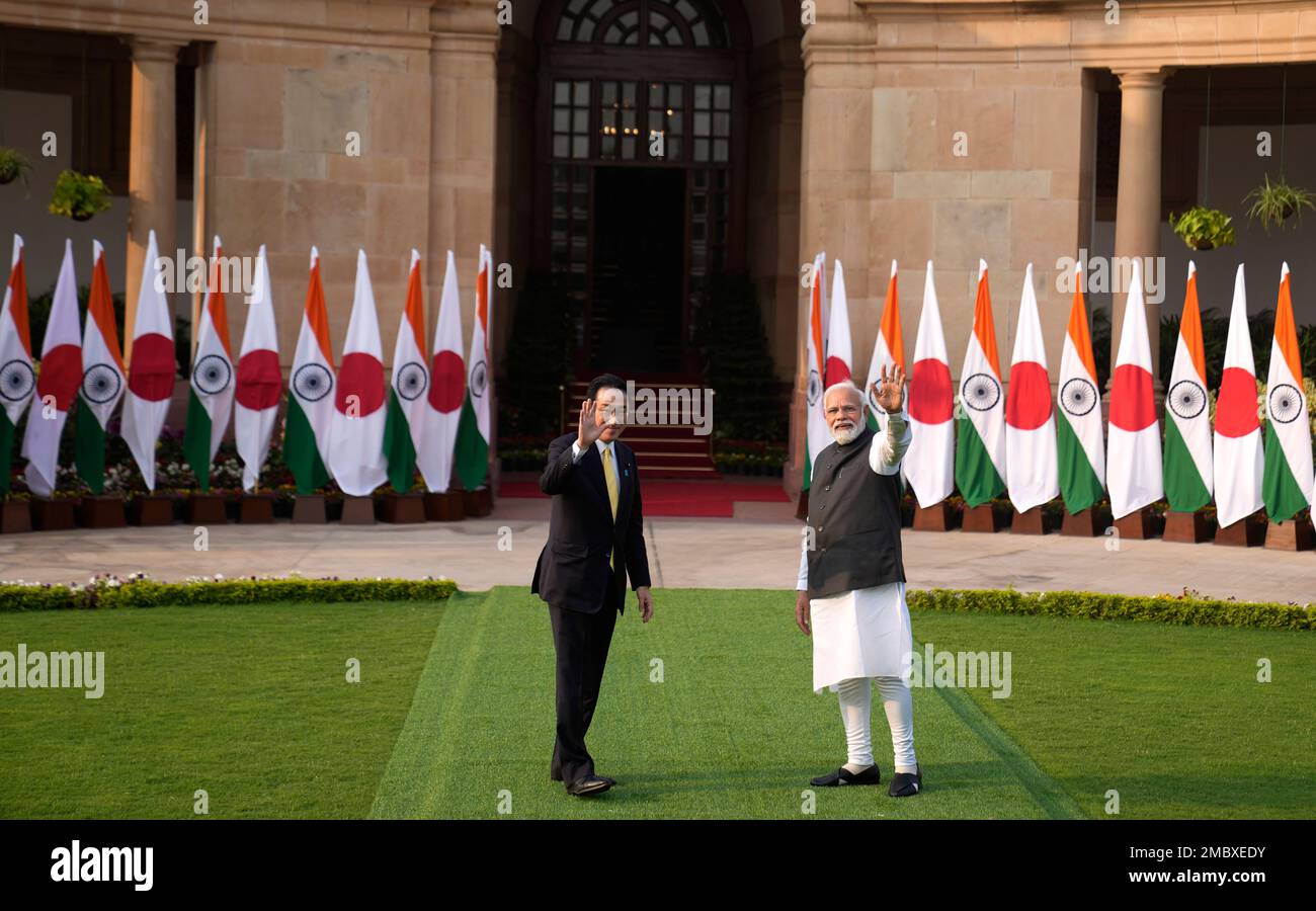 Indian Prime Minister Narendra Modi and his Japanese counterpart Fumio ...