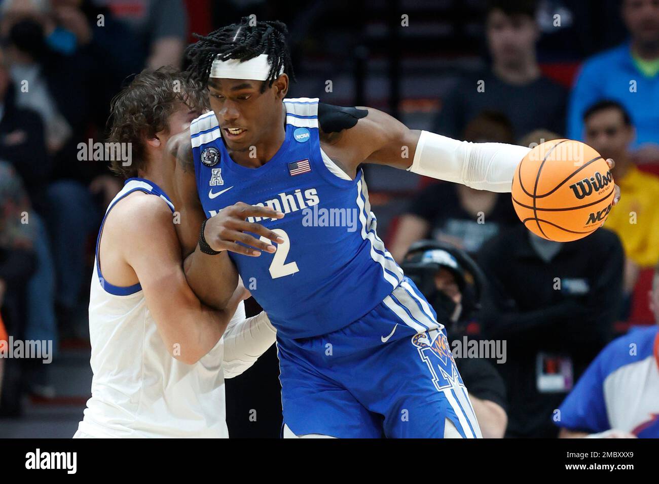 Memphis Center Jalen Duren (2) Drives Past Boise State Forward Tyson ...