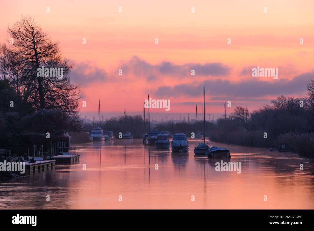 Wareham, Dorset, UK. 21st Jan, 2023. UK Weather Beautiful wintery