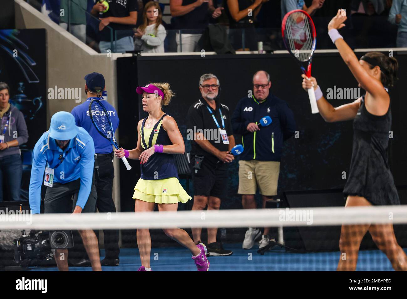 Tennis: Grand Slam - Australian Open, Einzel, Damen, 3. Runde: Siegemund (Deutschland) - Garcia (Frankreich). Laura Siegemund (l) reagiert enttäuscht. Stock Photo