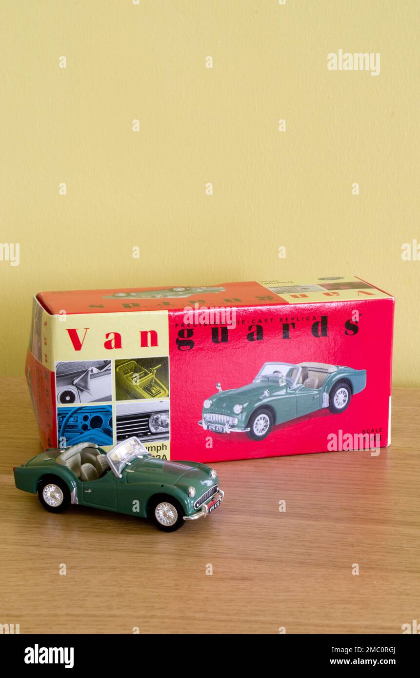 Morris Minor Convertible 1:43 Scale Corgi Vanguards Diecast Model