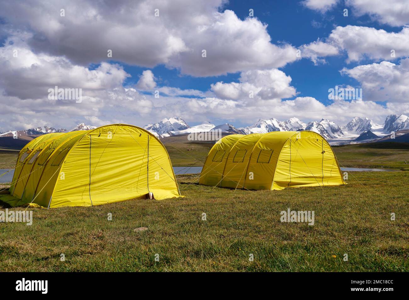 Tent camp on Dream lake, Kakshaal Too in the Tian Shan mountain range near the Chinese border, Naryn Region, Kyrgyzstan Stock Photo