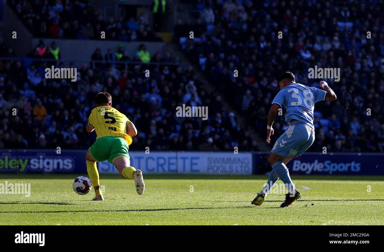 Coventry City's Gustavo Hamer (right) has a shot at goal during the Sky Bet Championship match at the Coventry Building Society Arena, Coventry. Picture date: Saturday January 21, 2023. Stock Photo