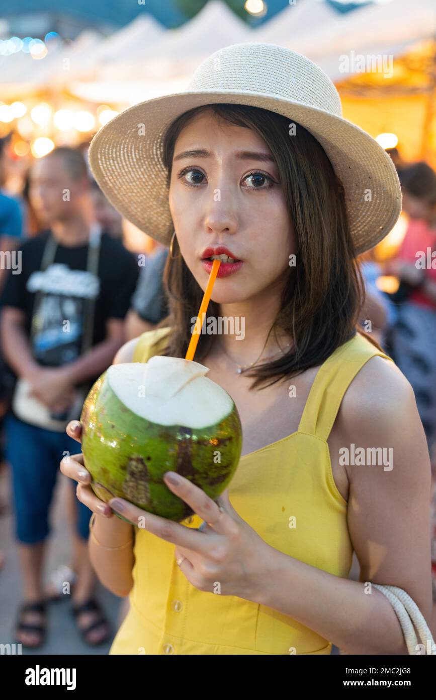 Happy Young Woman To Go Shopping Stock Photo Alamy happy-young-woman-to-go-shopping-stock-photo-alamy