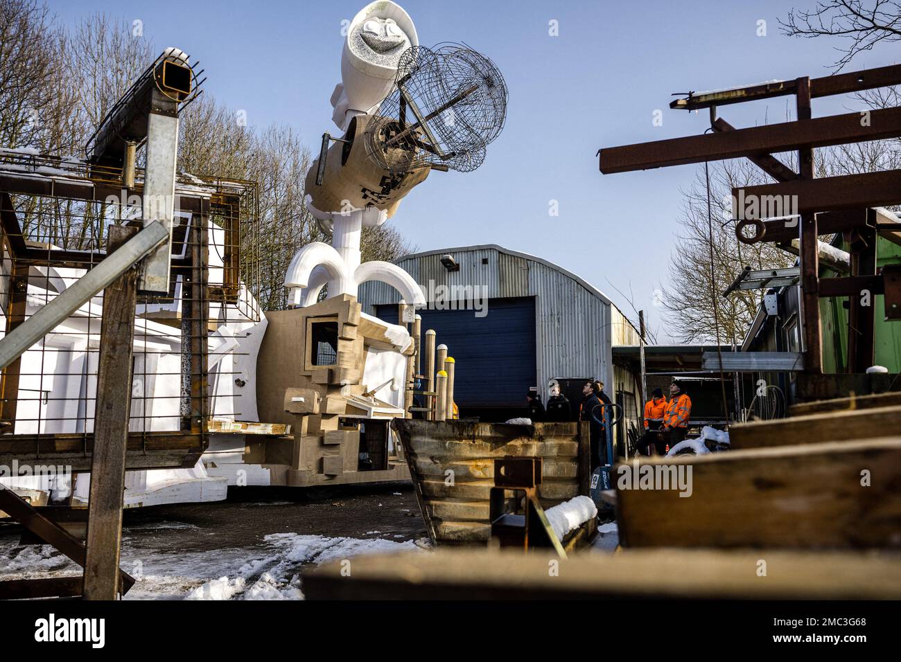 OIRSCHOT - Members of a carnival association practice assembling a float. Carnival is celebrated in the south of the country in February. ANP ROB ENGELAAR netherlands out - belgium out Credit: ANP/Alamy Live News Stock Photo