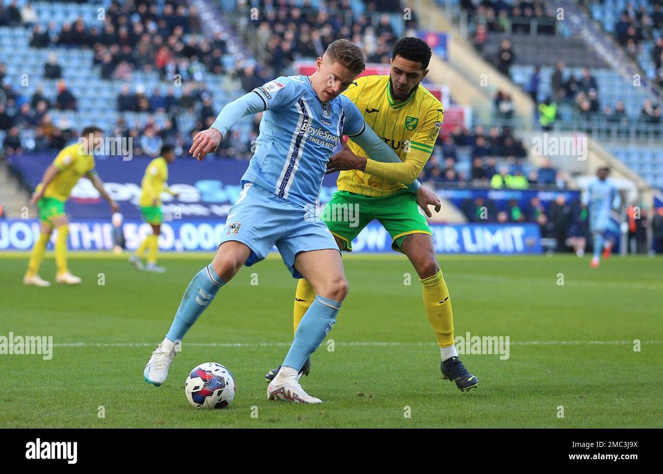 Coventry City's Viktor Gyokeres (left) and Norwich City's Andrew Omobamidele battle for the ball during the Sky Bet Championship match at the Coventry Building Society Arena, Coventry. Picture date: Saturday January 21, 2023. Stock Photo