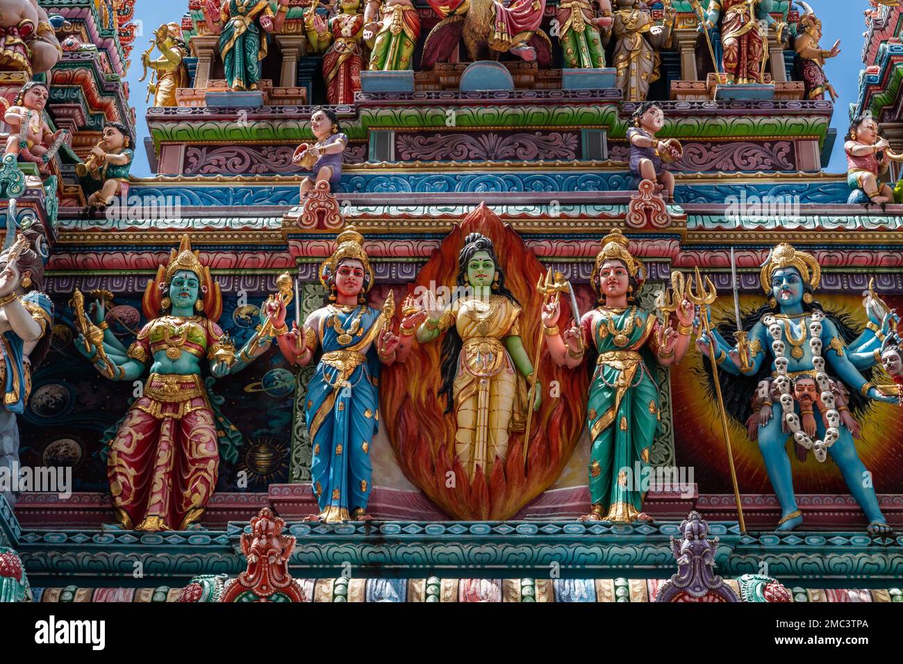 Hindu Temple In Singapore Mali Amman Stock Photo Alamy hindu-temple-in-singapore-mali-amman-stock-photo-alamy