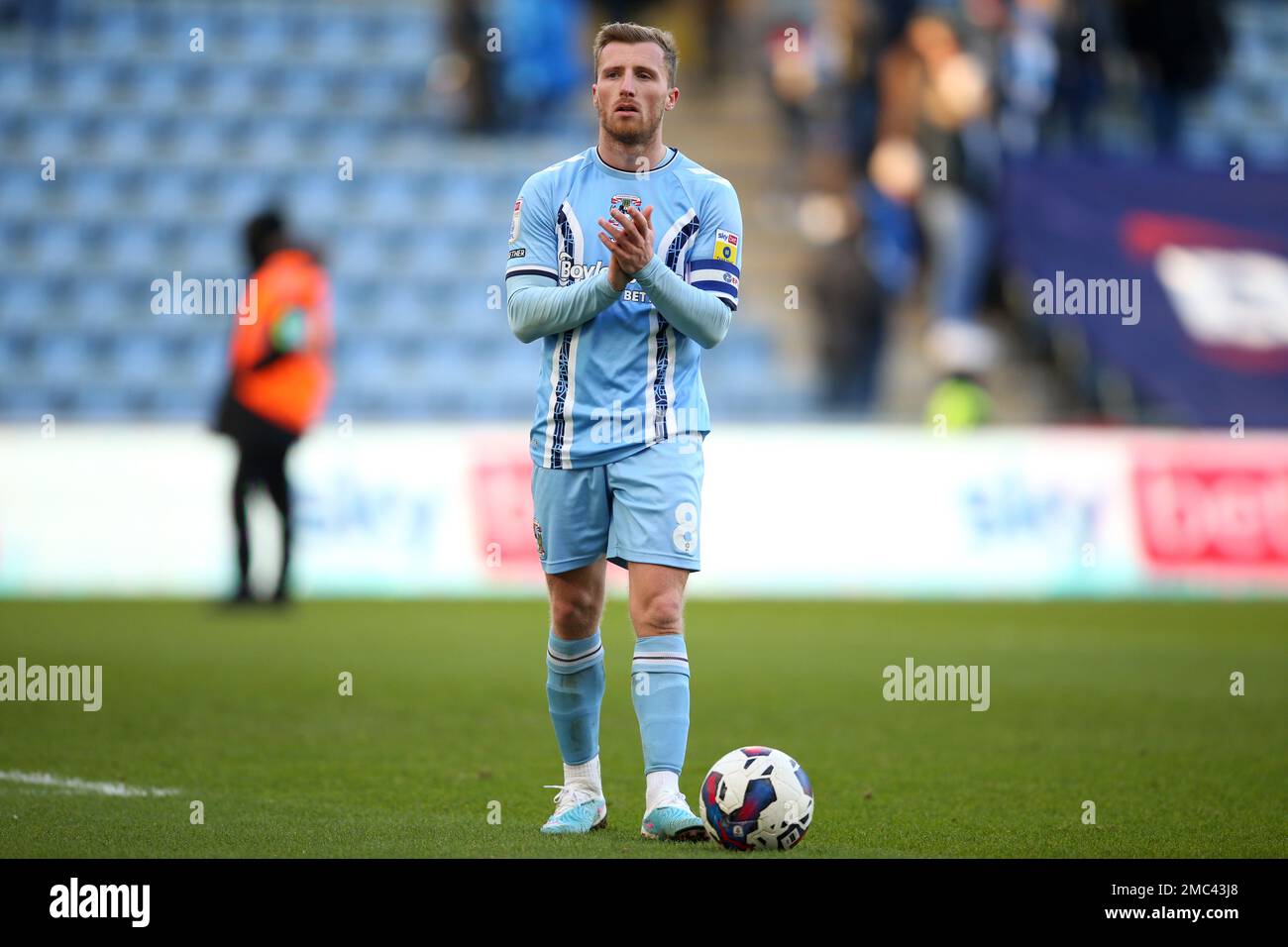 Coventry City's Jamie Allen applauds the fans after the Sky Bet Championship match at the Coventry Building Society Arena, Coventry. Picture date: Saturday January 21, 2023. Stock Photo