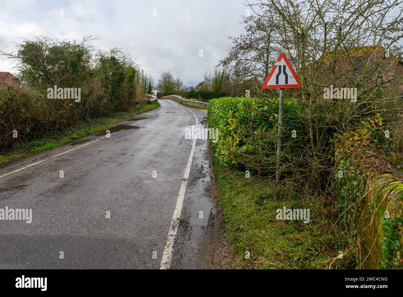 Narrow bridge road sign Stock Photo Alamy