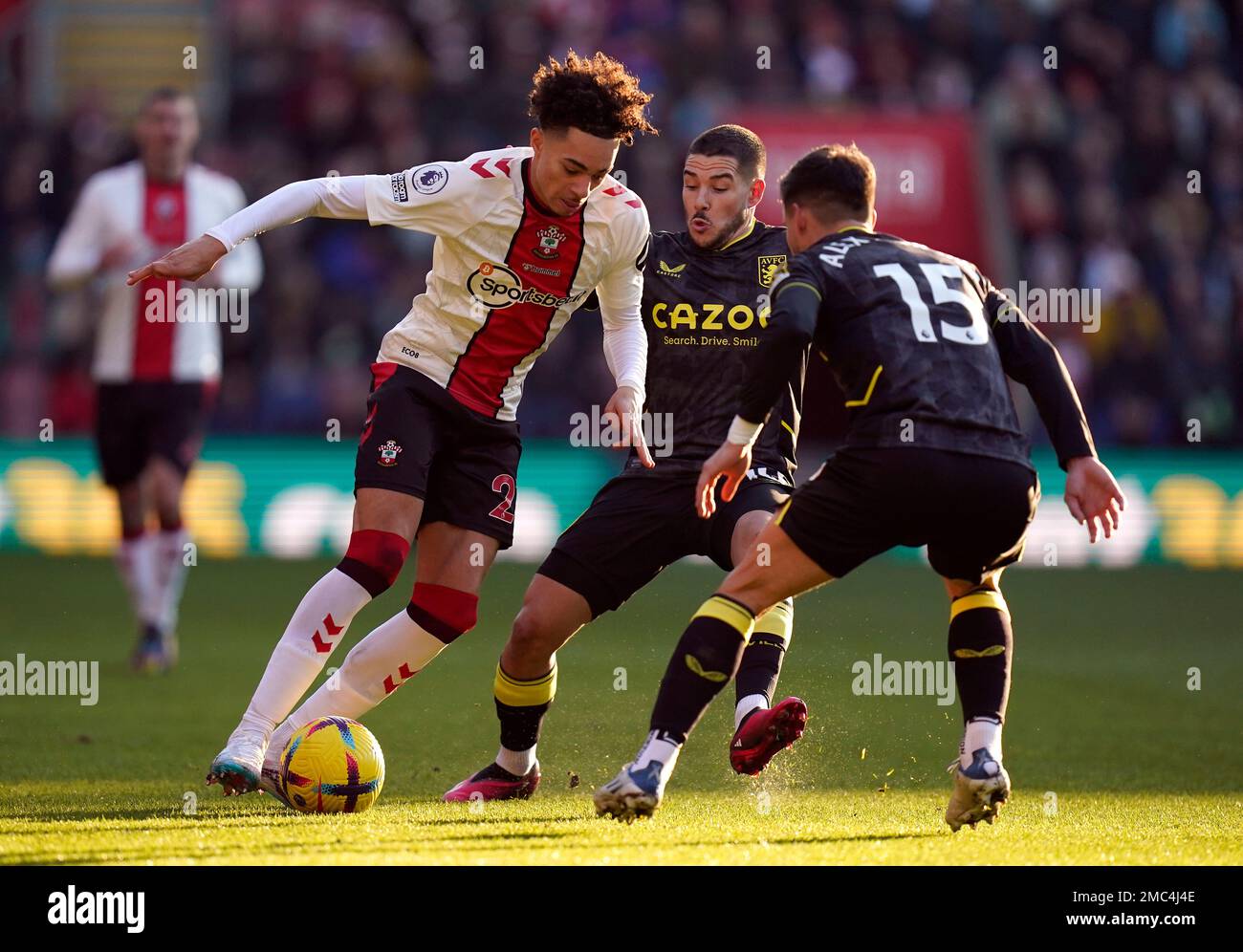 Southampton's Samuel Edozie up against Aston Villa's Emiliano Buendia and Alex Moreno during the Premier League match at St. Mary's Stadium, Southampton. Picture date: Saturday January 21, 2023. Stock Photo