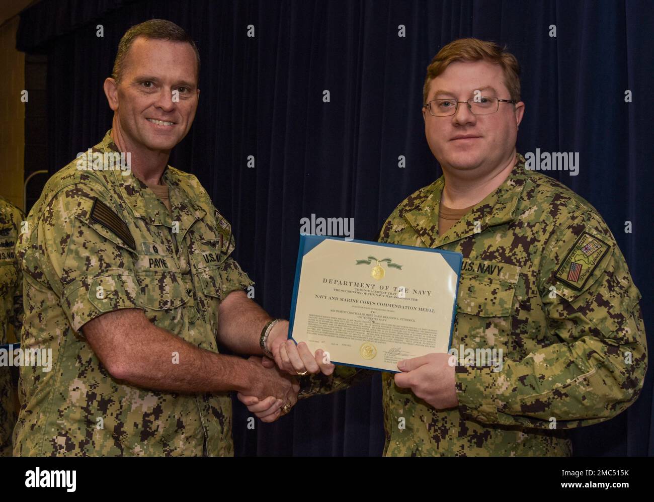 Air traffic controller 1st class hi-res stock photography and