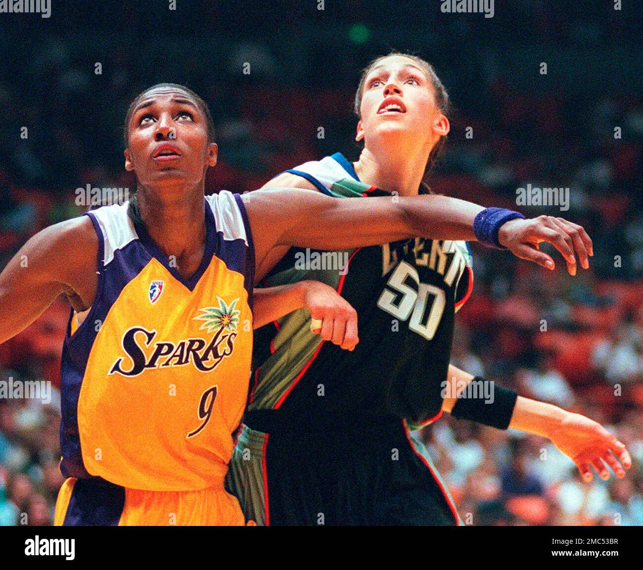 FILE - Los Angeles Sparks' Lisa Leslie, left, and the New York