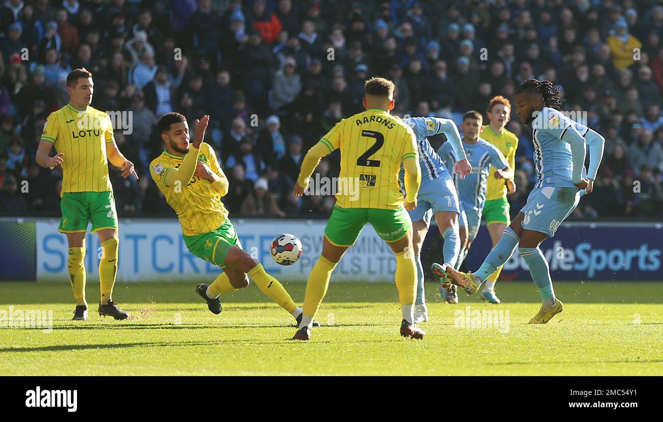 Coventry City's Kasey Palmer (right) scores their side's second goal of the game during the Sky Bet Championship match at the Coventry Building Society Arena, Coventry. Picture date: Saturday January 21, 2023. Stock Photo