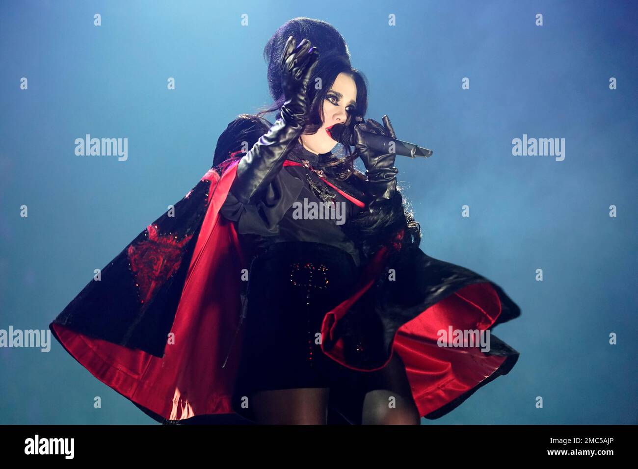 Alexandra James of Twin Temple performs at the Allstate Arena on Friday,  Feb. 18, 2022, in Rosemont, Ill. (Photo by Rob Grabowski/Invision/AP Stock  Photo - Alamy