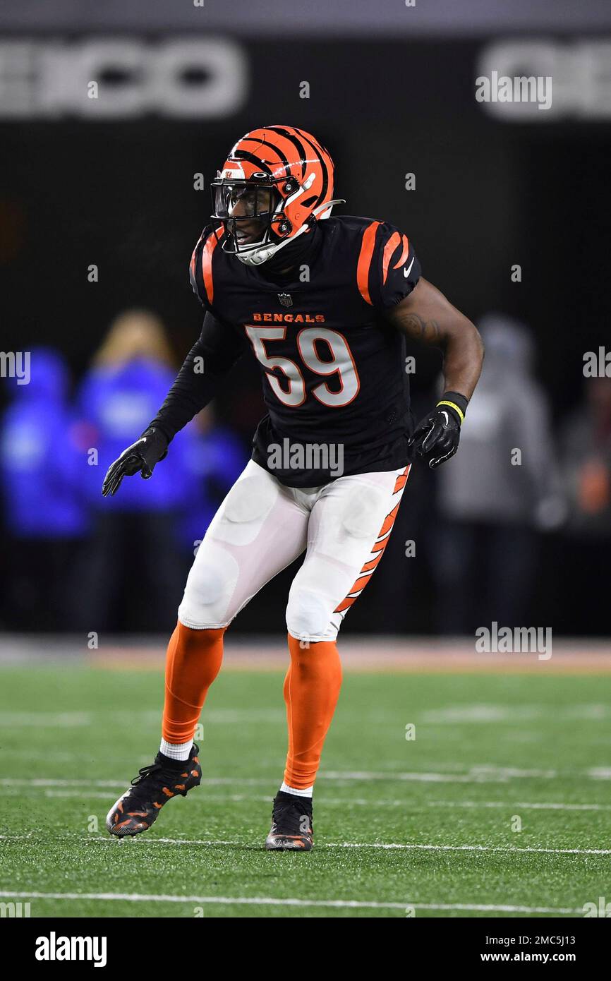 Cincinnati Bengals Linebacker Akeem Davis-gaither (59) Lines Up For The 