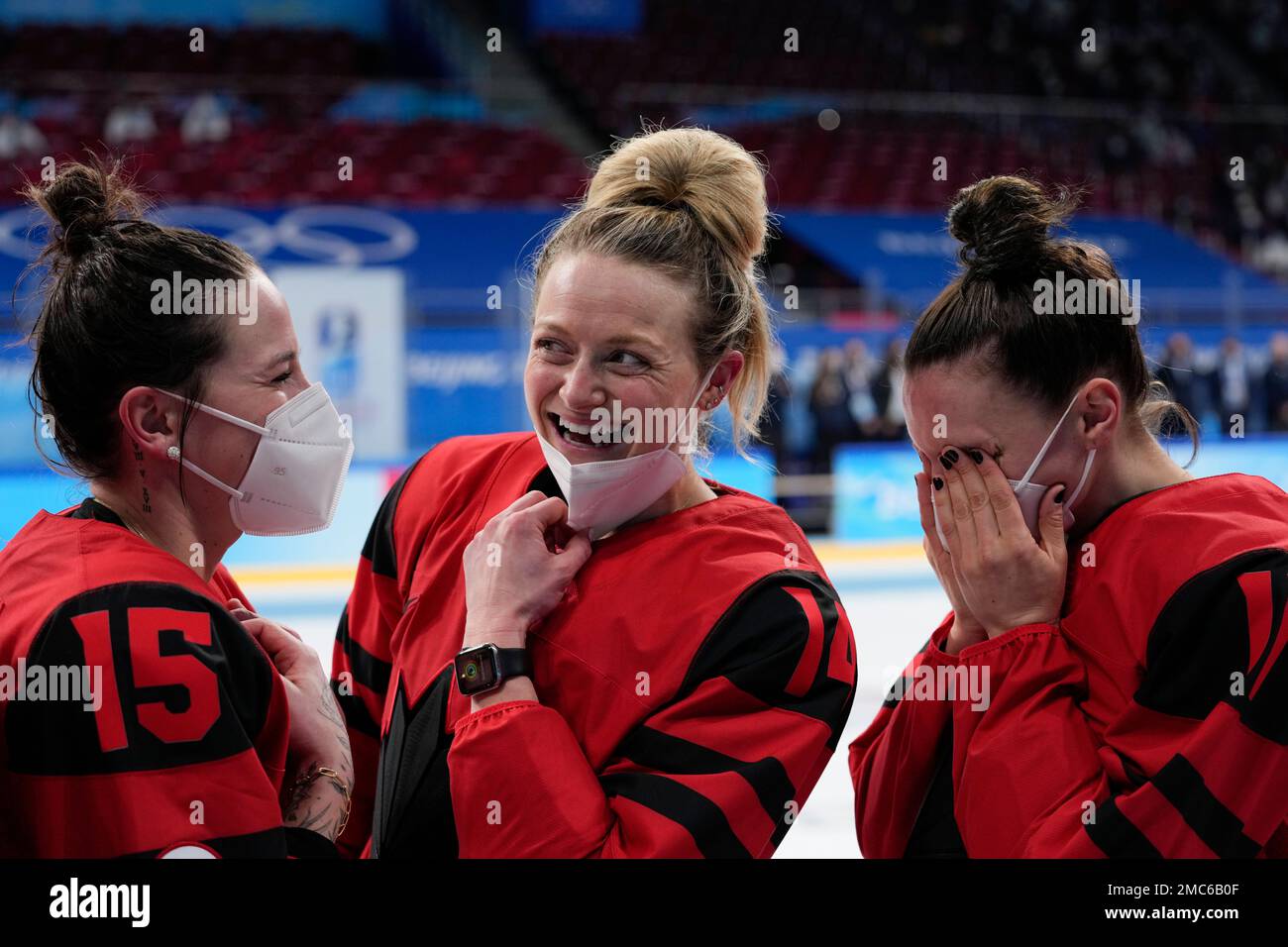 https://c8.alamy.com/comp/2MC6B0F/canadas-melodie-daoust-from-left-renata-fast-and-canadas-jill-saulnier-11-celebrate-after-defeating-the-united-states-in-the-womens-gold-medal-hockey-game-at-the-2022-winter-olympics-thursday-feb-17-2022-in-beijing-ap-photopetr-david-josek-2MC6B0F.jpg