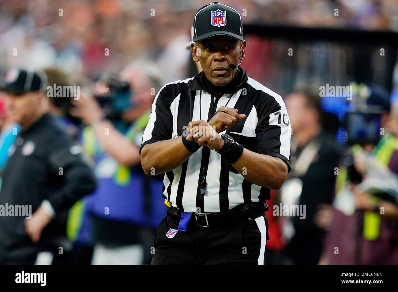 Line judge Carl Johnson (101) works during the NFL Super Bowl 56 football  game between the