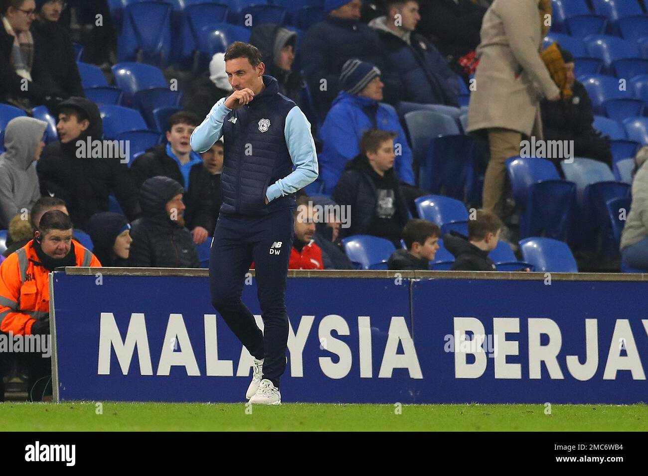 Cardiff, UK. 21st Jan, 2023. Dean Whitehead, the interim manager of Cardiff city looks dejected. EFL Skybet championship match, Cardiff city v Millwall at the Cardiff City Stadium in Cardiff, Wales on Saturday 21st January 2023. this image may only be used for Editorial purposes. Editorial use only, license required for commercial use. No use in betting, games or a single club/league/player publications. pic by Andrew Orchard/Andrew Orchard sports photography/Alamy Live news Credit: Andrew Orchard sports photography/Alamy Live News Stock Photo