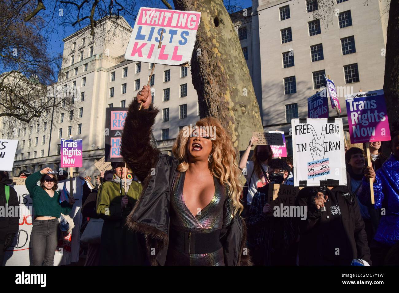 London, UK. 21st January 2023. Protesters gathered outside Downing Street in support of trans rights after Rishi Sunak blocked Scotland’s gender recognition reforms. Credit: Vuk Valcic/Alamy Live News Stock Photo